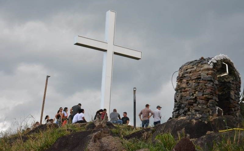 Cavalgada e missa marcam inauguração da cruz do Morro Chico Lana em Jaru